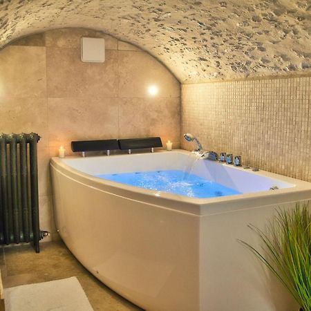 L'Oxalis Villa, Sauna Et Jaccuzi Privatif Bullion Екстериор снимка
