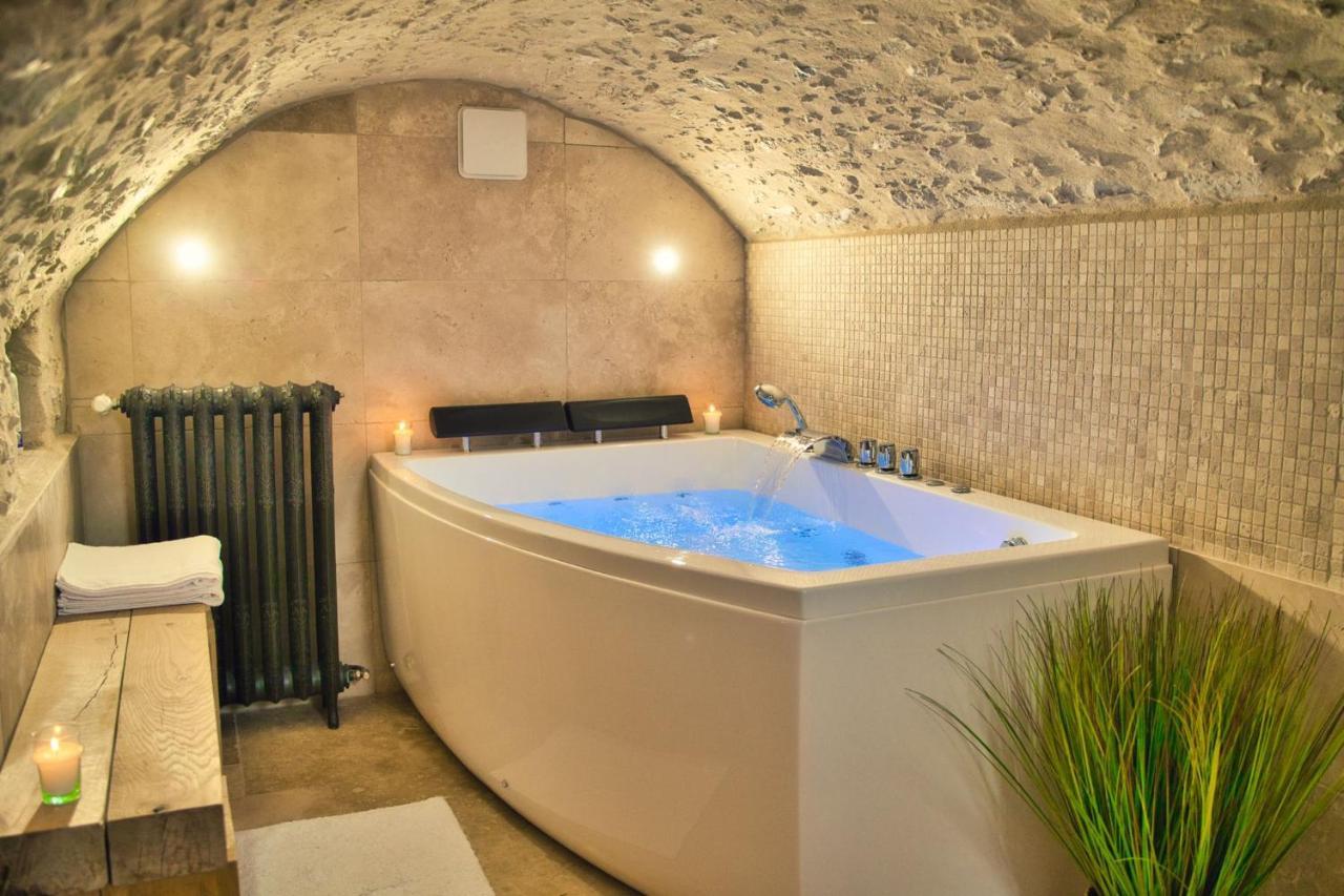 L'Oxalis Villa, Sauna Et Jaccuzi Privatif Bullion Екстериор снимка